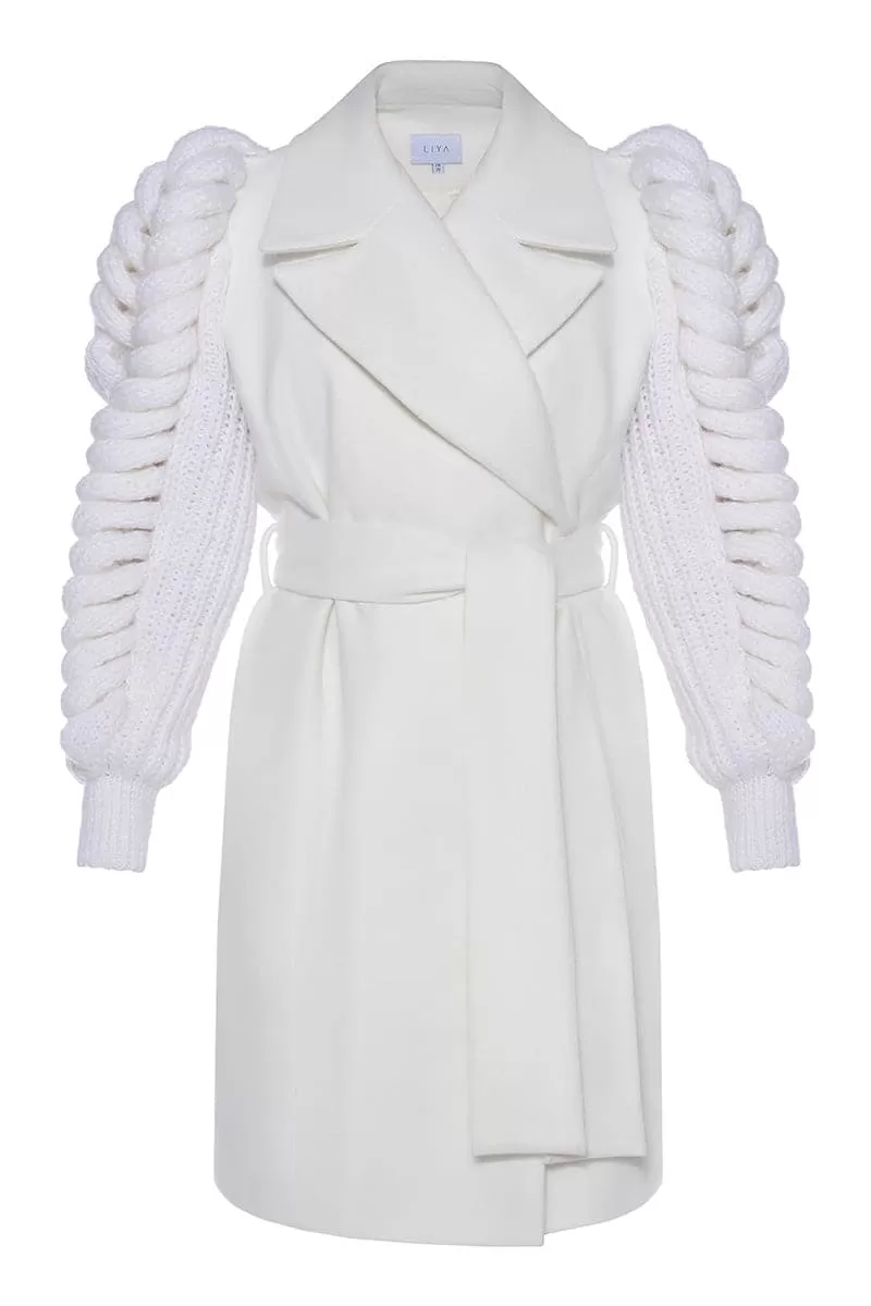 BELTED WHITE COAT WITH KNITTED SLEEVES