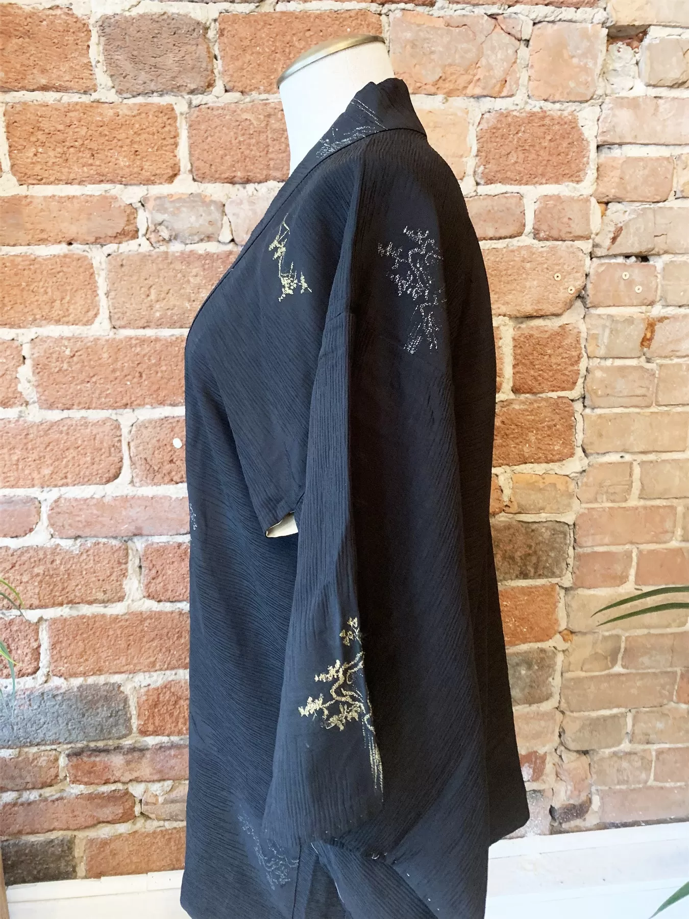 New Arrival ! Vintage Haori/Kimono Black Floral 1960s