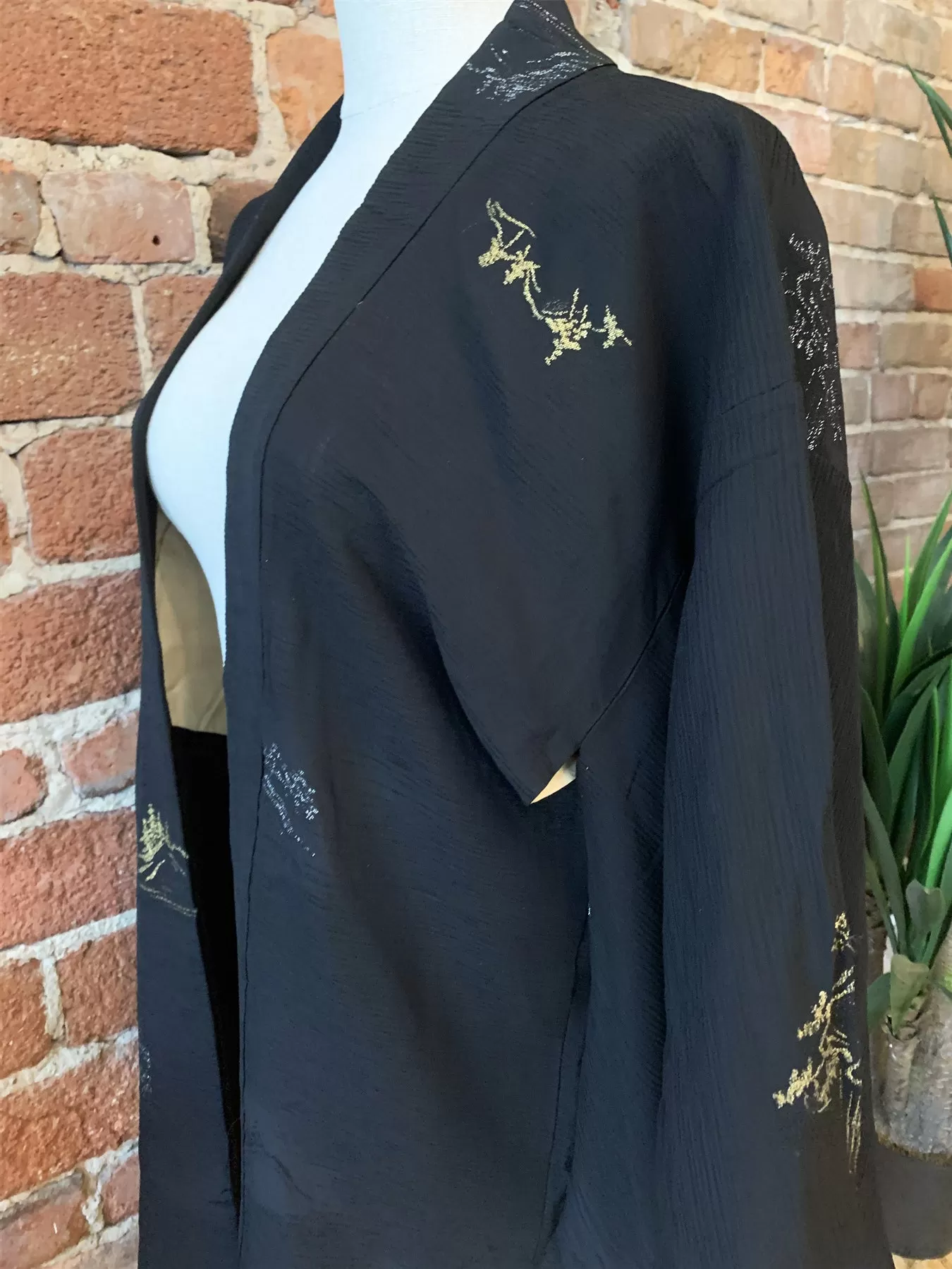 New Arrival ! Vintage Haori/Kimono Black Floral 1960s