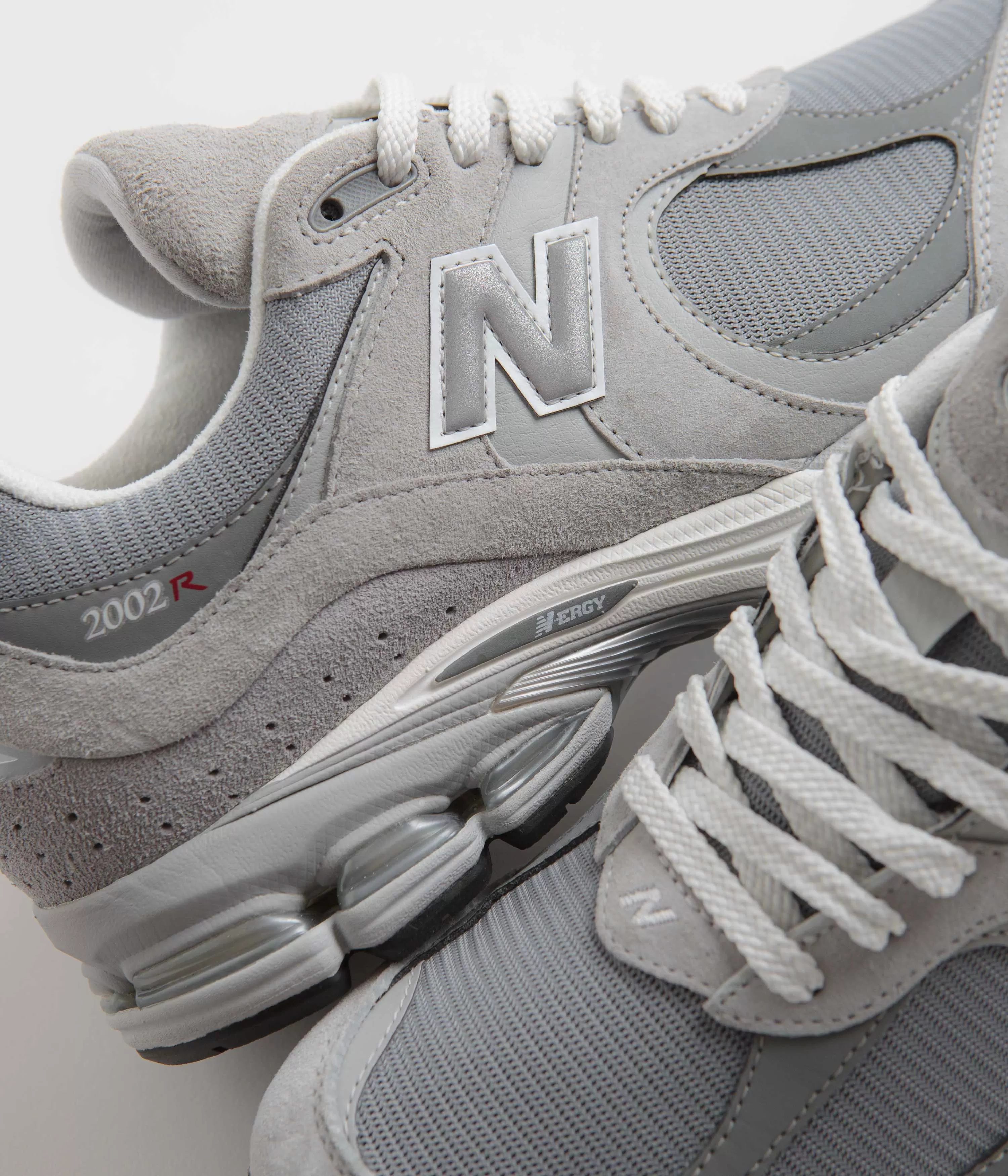 New Balance 2002R Shoes - Concrete / Harbor Grey