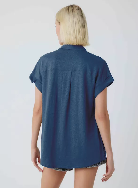 Stretch Linen Short Sleeve Button Down Shirt in Bleu Taormina