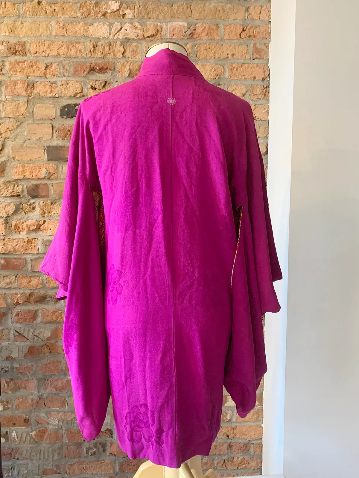 Vintage Haori/Kimono Fuchsia Floral 1970s